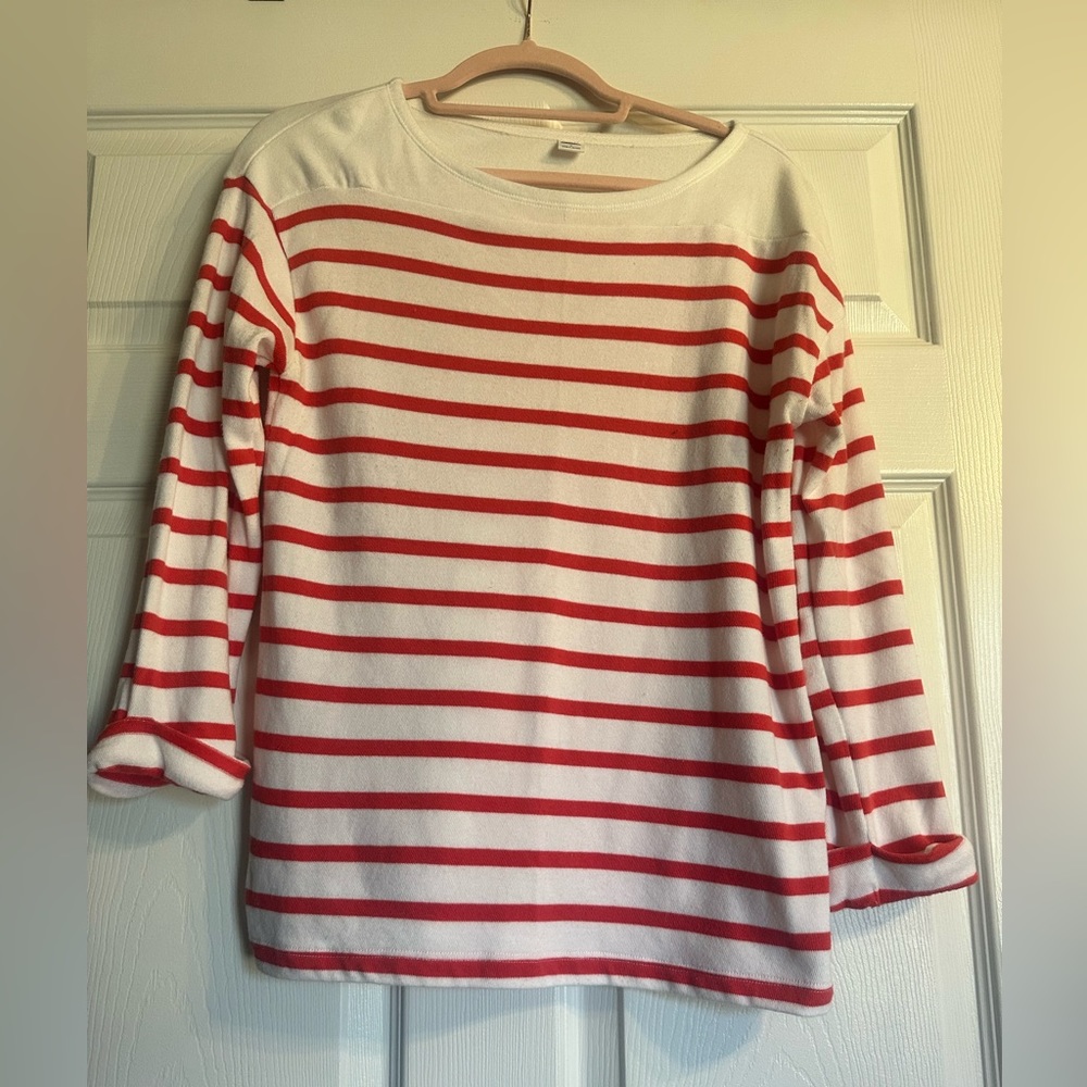 Woman’s Terry Sweat shirt. Like new. Size small.